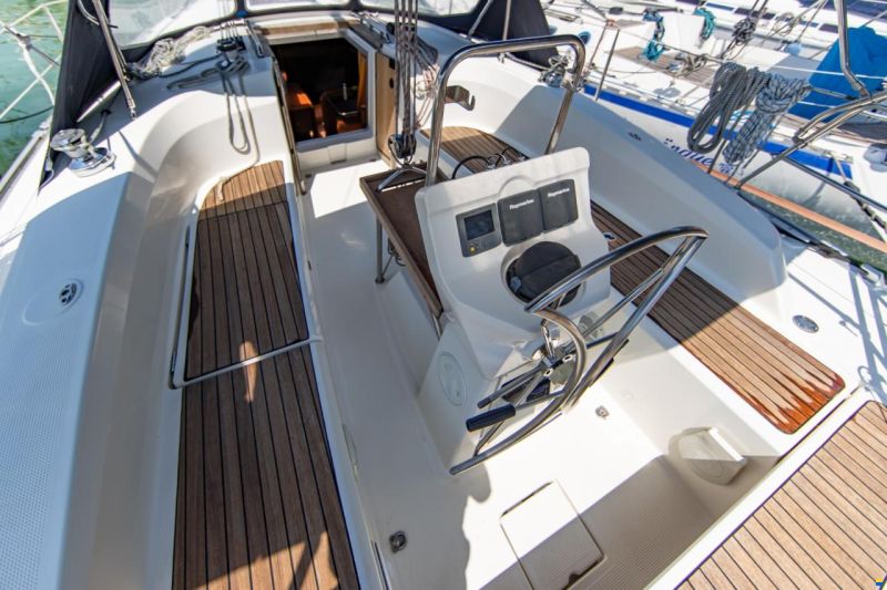 Bavaria CRUISER 32 - 2011