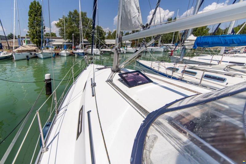 Bavaria CRUISER 32 - 2011
