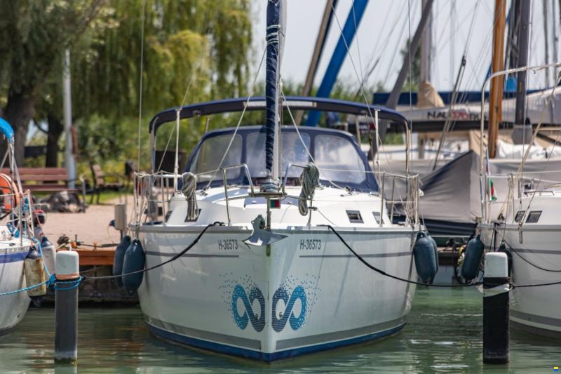 Bavaria CRUISER 32 - 2011