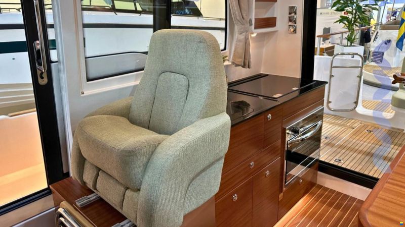 Nimbus 305 COUPE