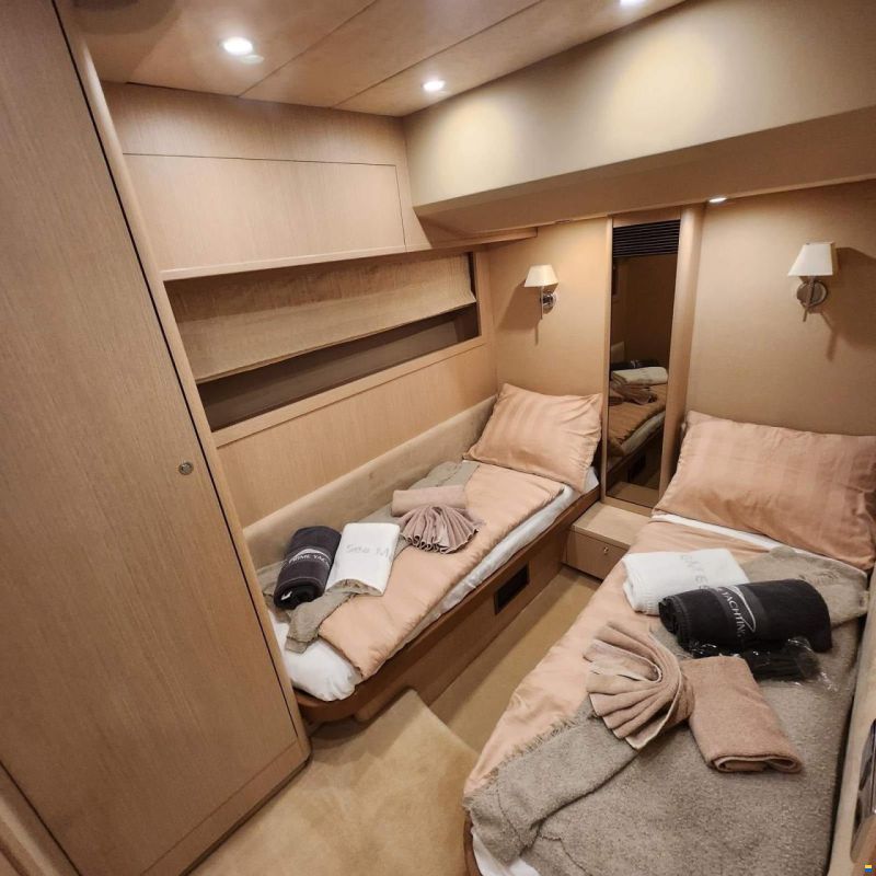 Princess 62