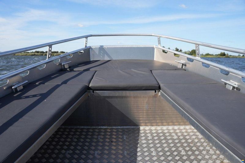 Dock Steel 650