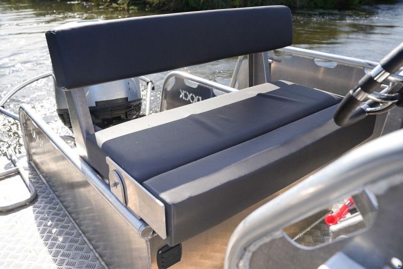 Dock Steel 650
