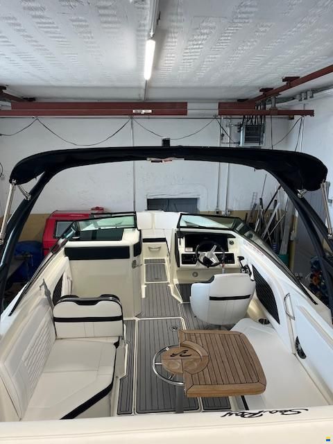 Sea Ray SPX 230
