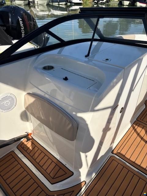Bayliner VR6