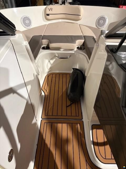 Bayliner VR6