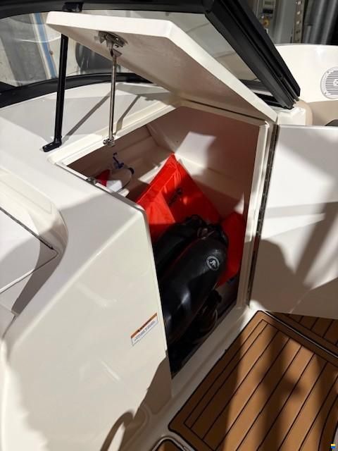 Bayliner VR6