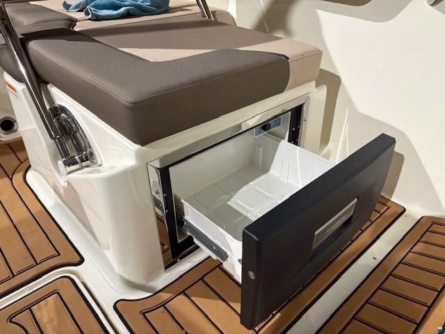 Bayliner VR6