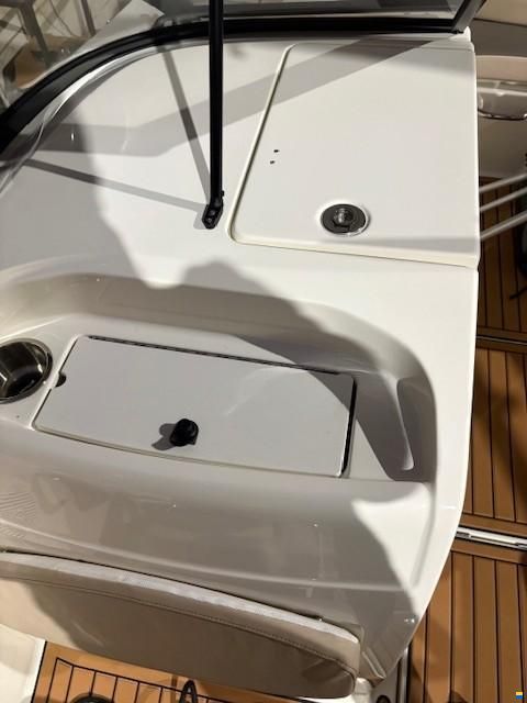 Bayliner VR6