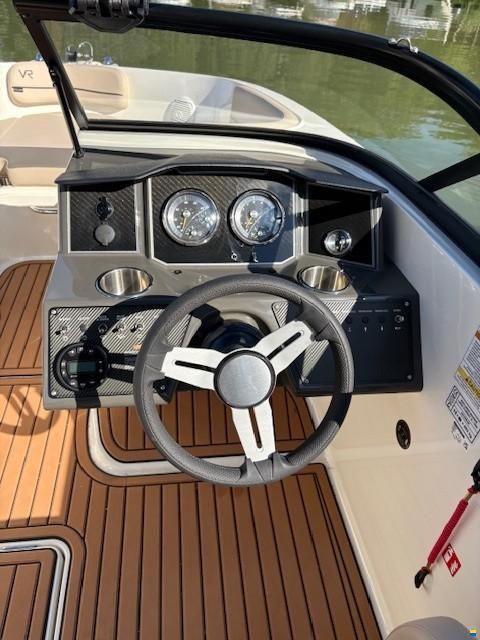 Bayliner VR6