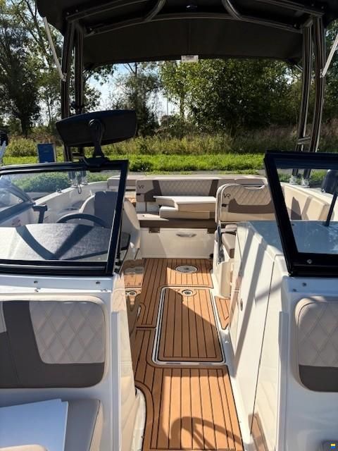 Bayliner VR6