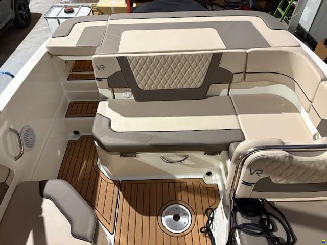 Bayliner VR6