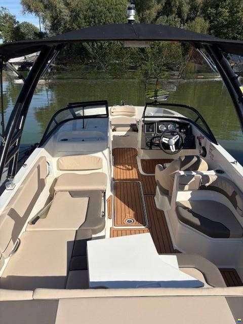 Bayliner VR6