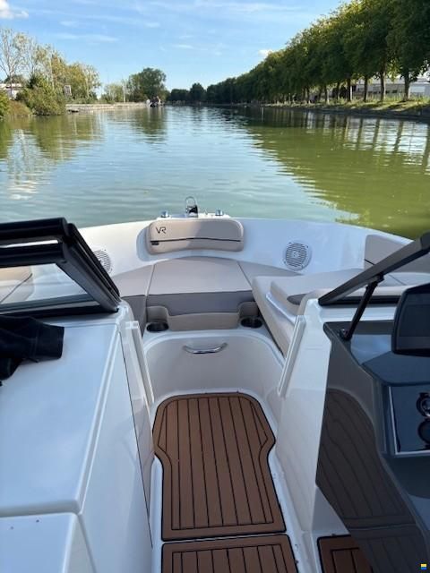 Bayliner VR6