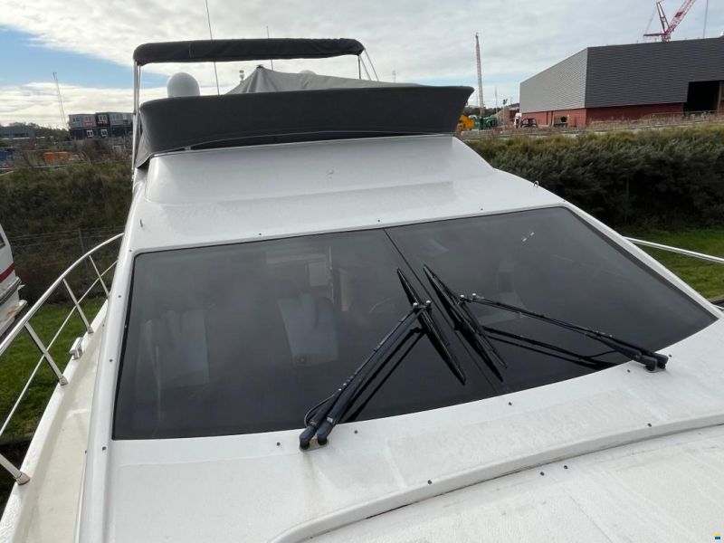 Azimut 43 Fly