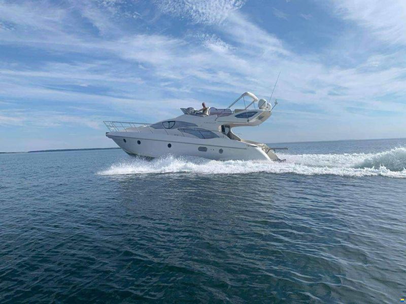 Azimut 43 Fly