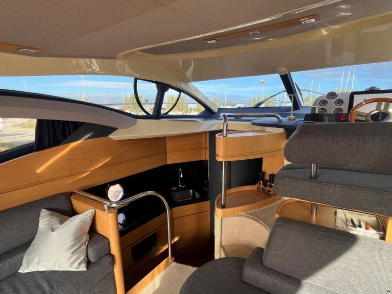 Azimut 43 Fly