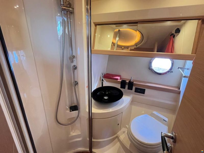 Azimut 43 Fly