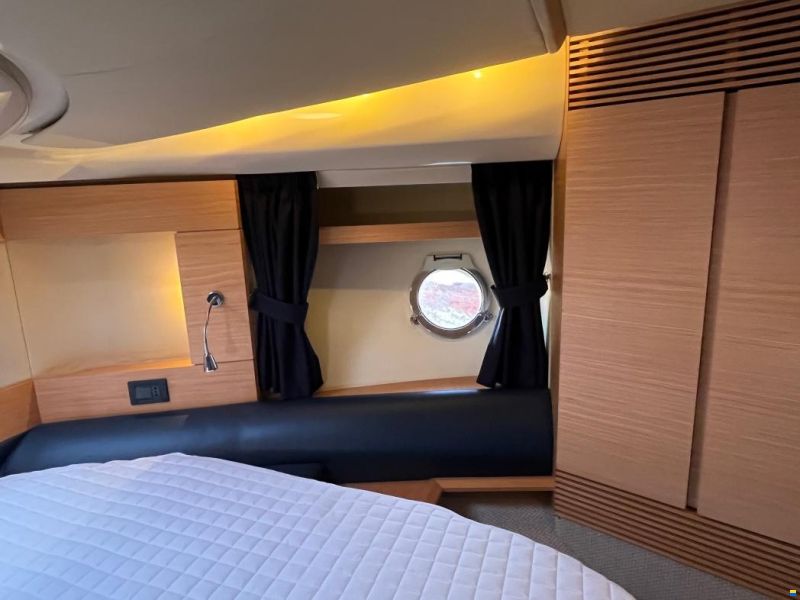 Azimut 43 Fly