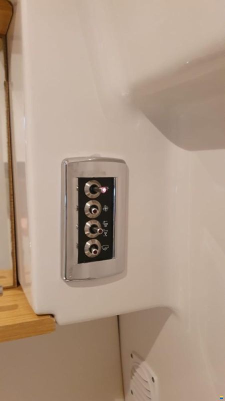 Four Winns V275