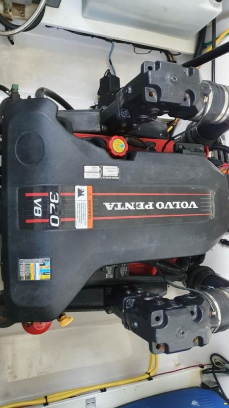 Four Winns V275