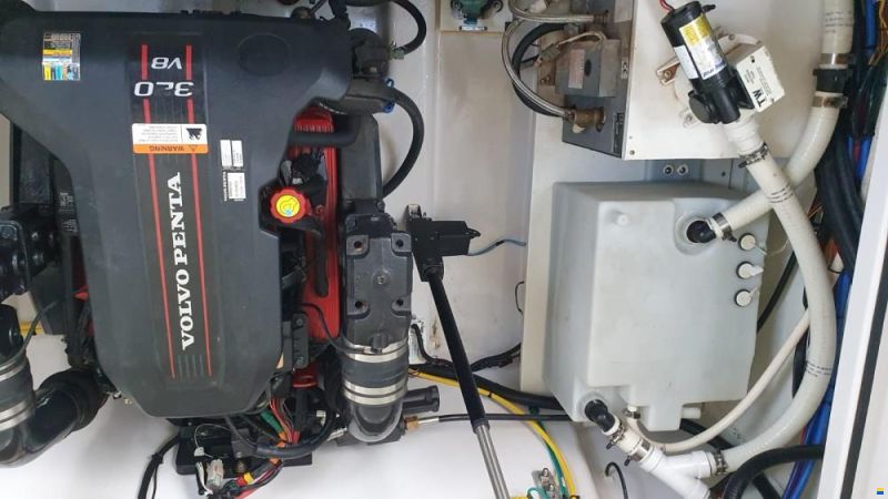 Four Winns V275