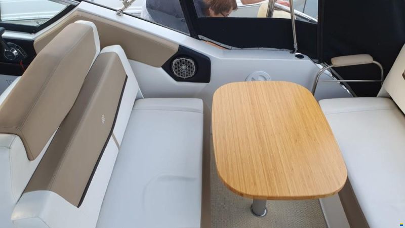 Four Winns V275