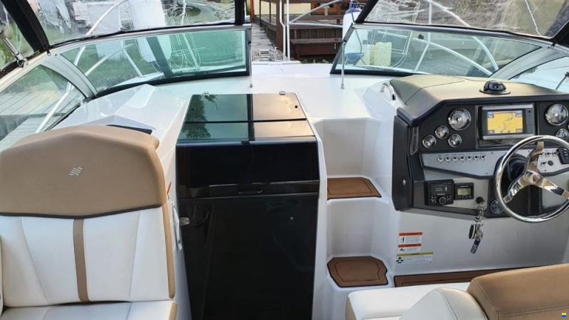 Four Winns V275