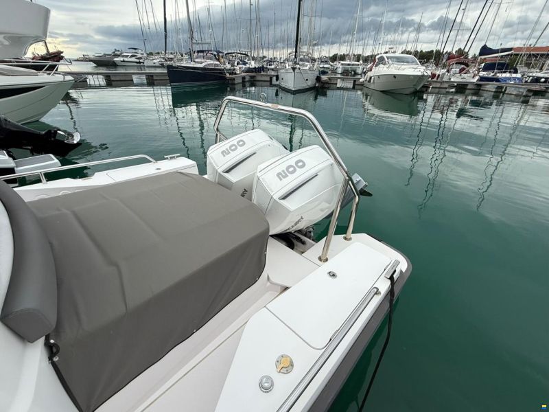 Axopar 28 Cabin