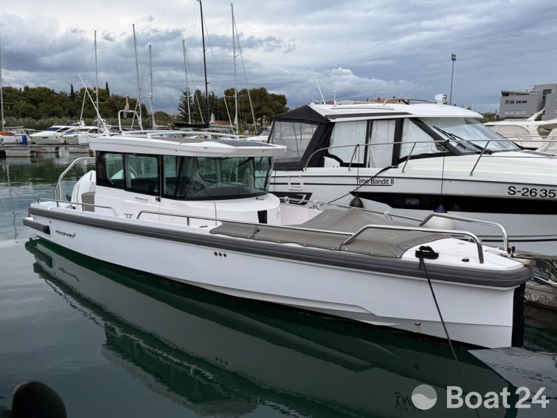 Axopar 28 Cabin