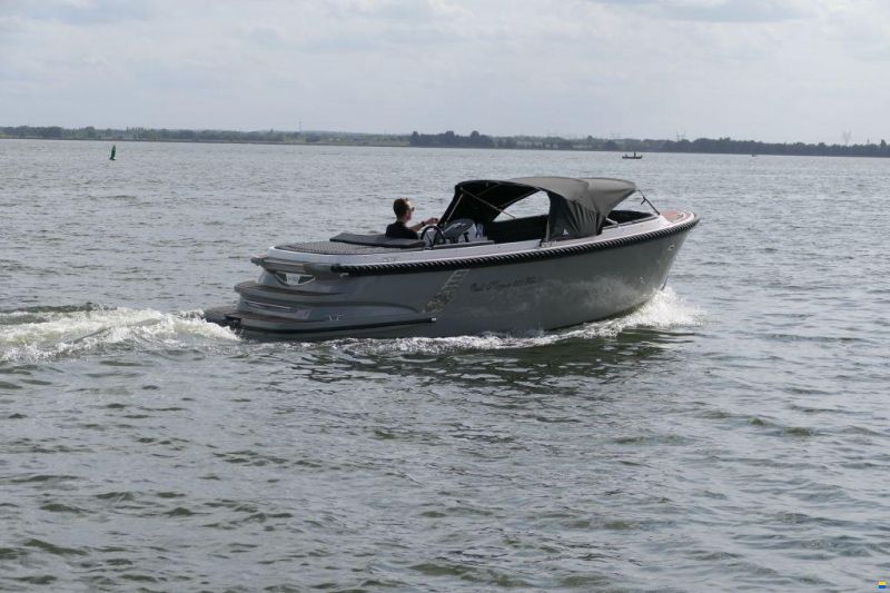 Oud Huijzer 650 Tender