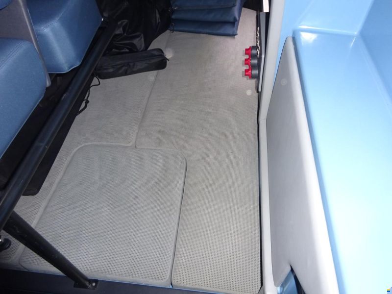 Axopar BRABUS Shadow 500 Cabin
