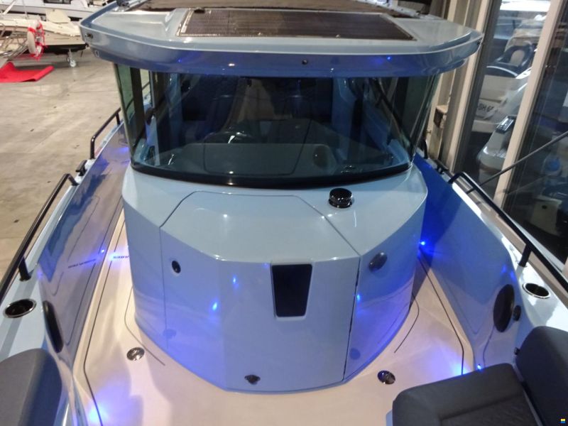 Axopar BRABUS Shadow 500 Cabin