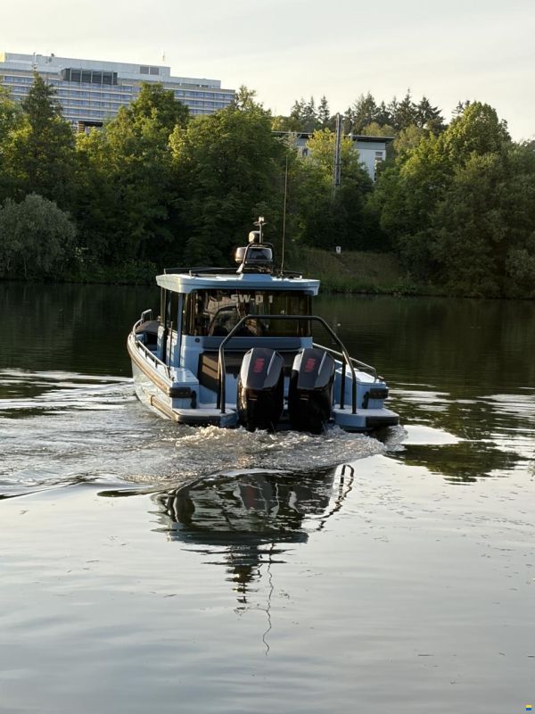Axopar BRABUS Shadow 500 Cabin