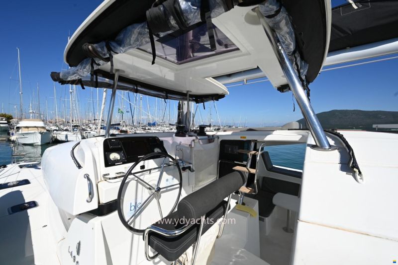 Lagoon 42