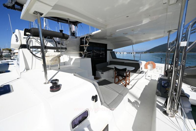 Lagoon 42