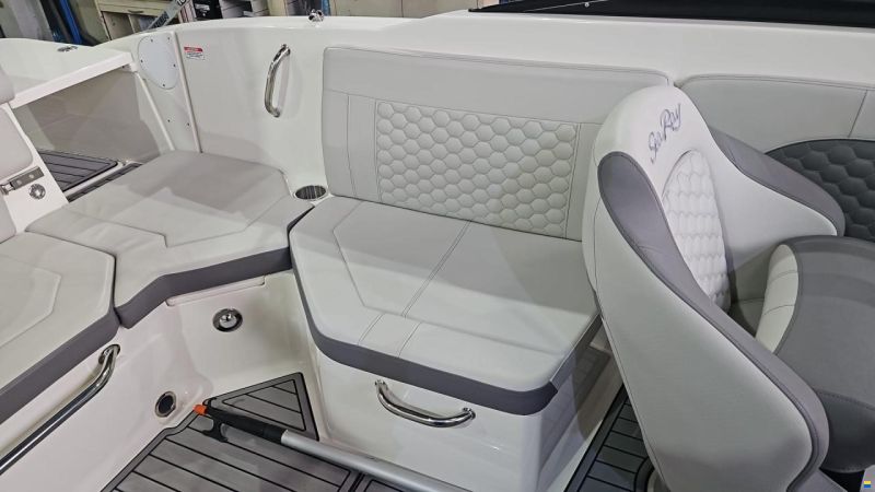 Sea Ray Sun Sport 230