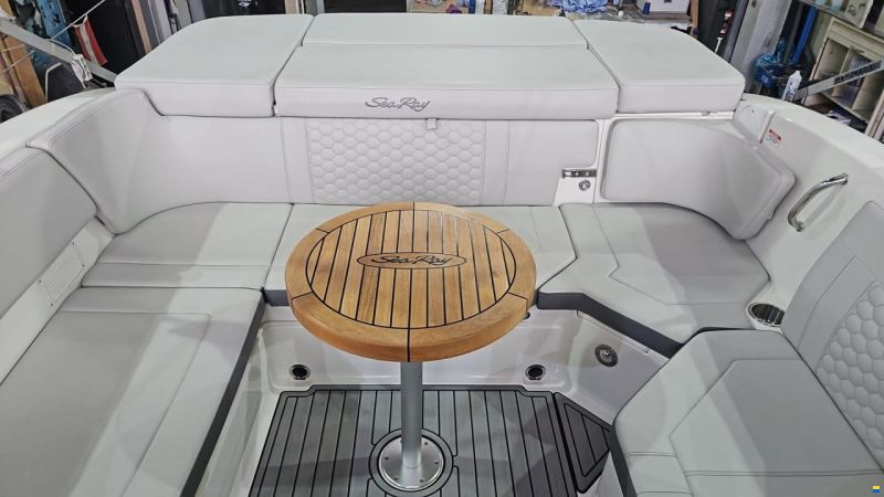 Sea Ray Sun Sport 230
