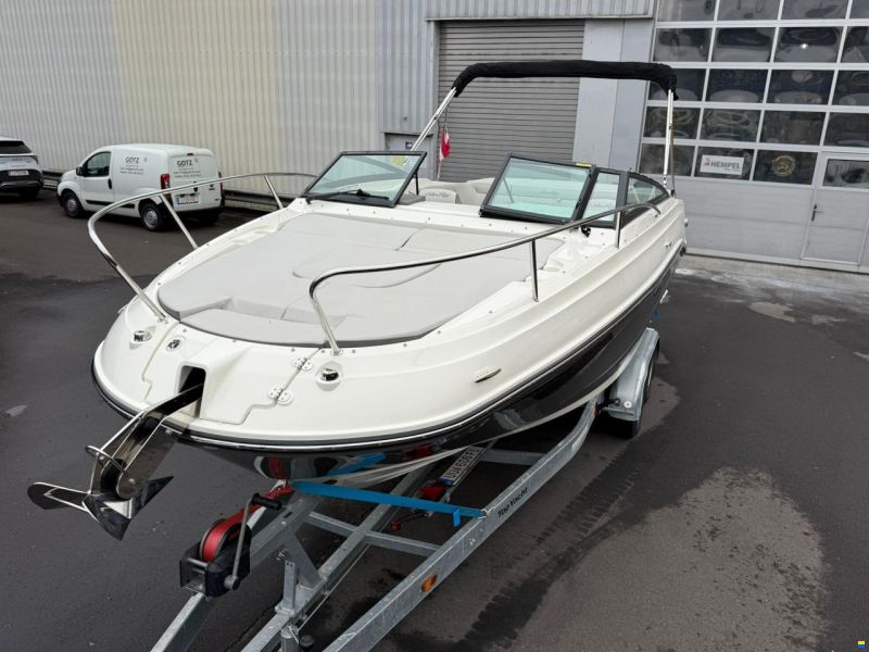 Sea Ray Sun Sport 230
