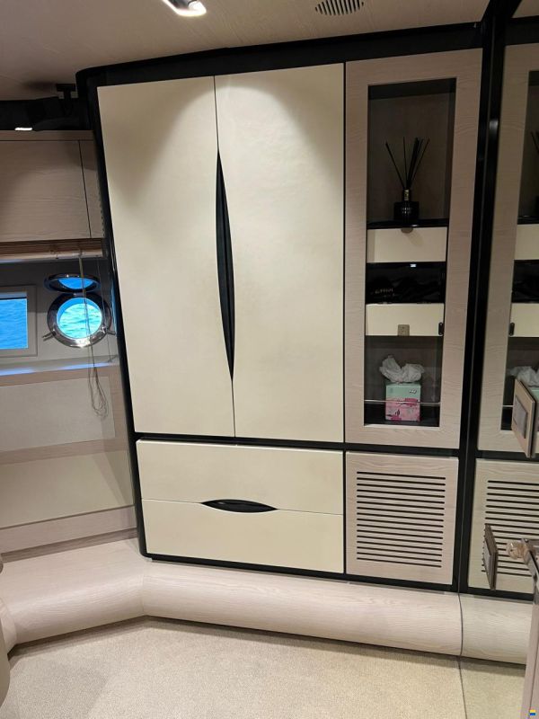 Azimut 80