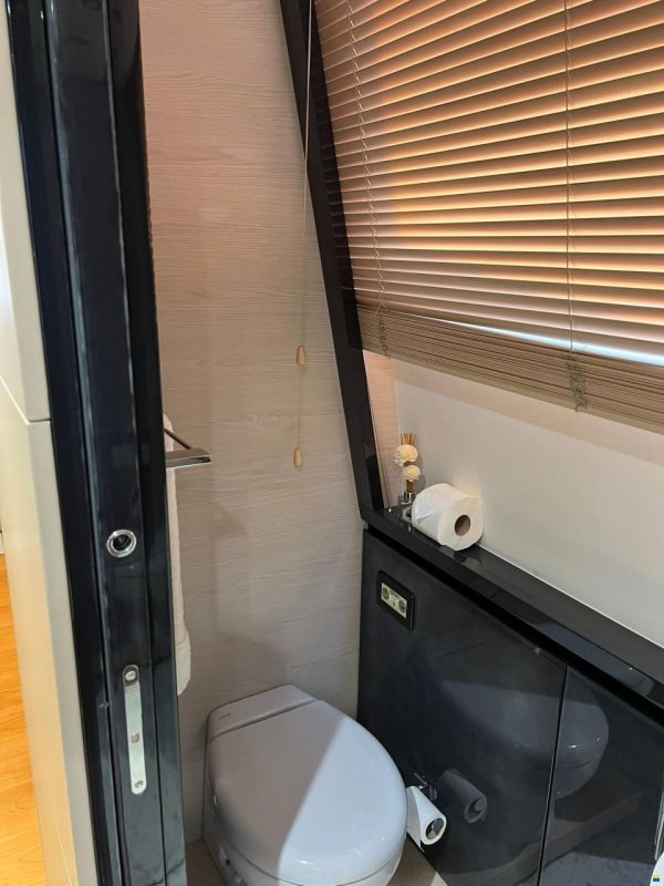 Azimut 80