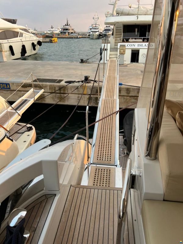 Azimut 80