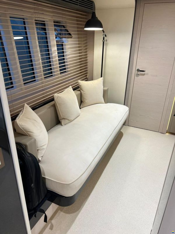 Azimut 80