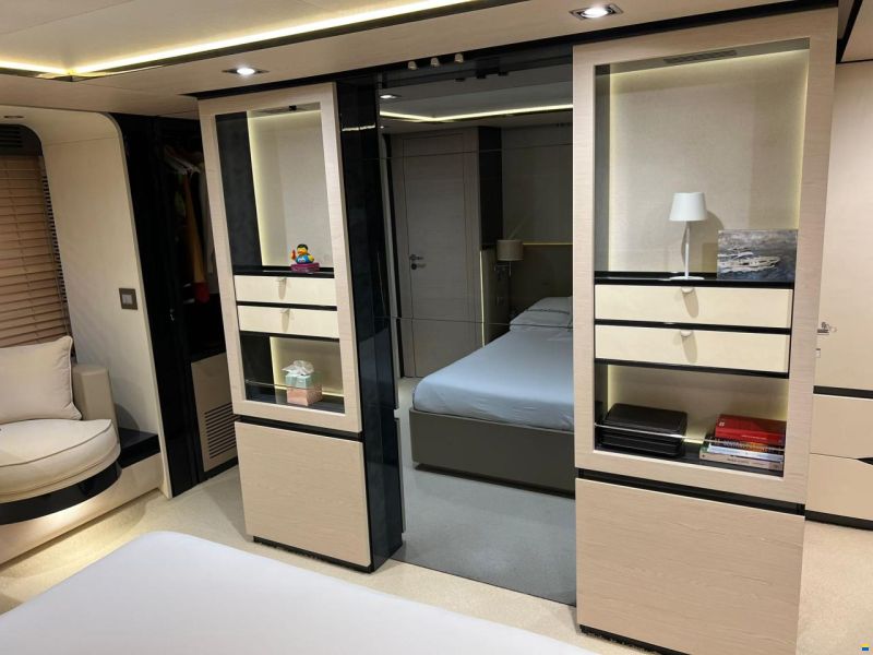 Azimut 80