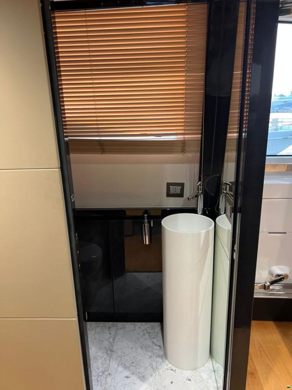 Azimut 80