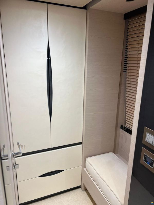 Azimut 80