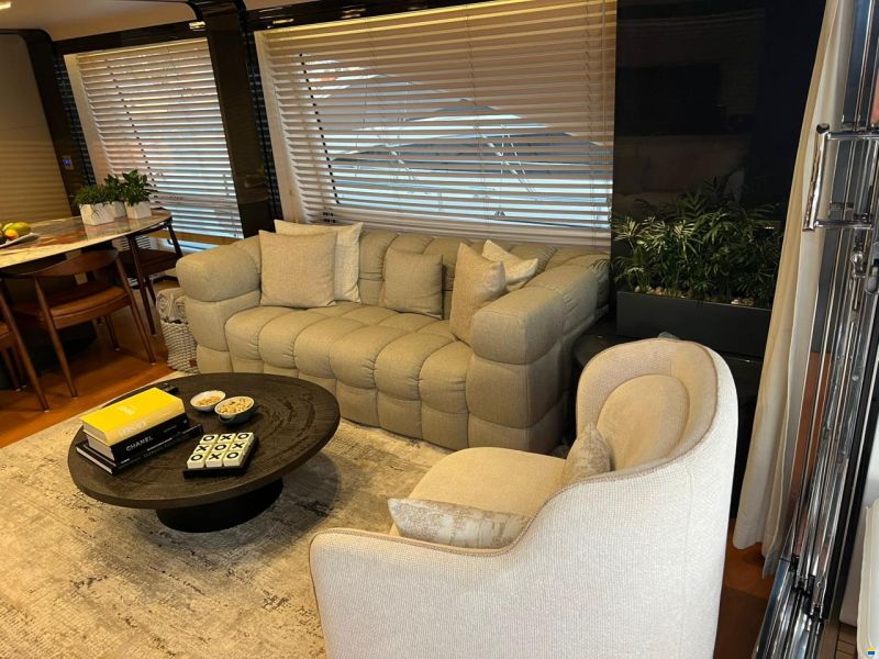 Azimut 80