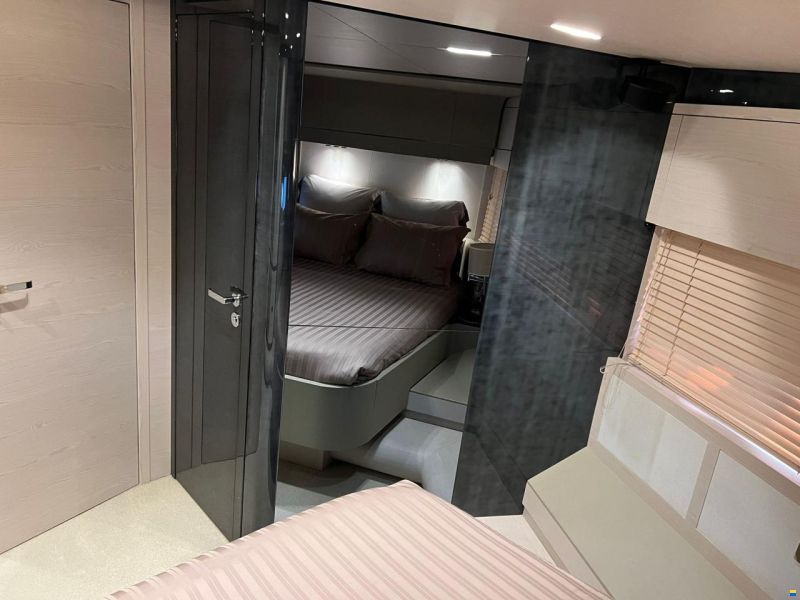 Azimut 80