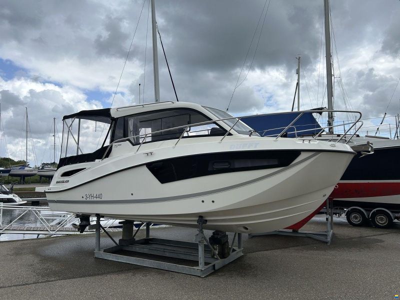 Quicksilver 755 Weekend