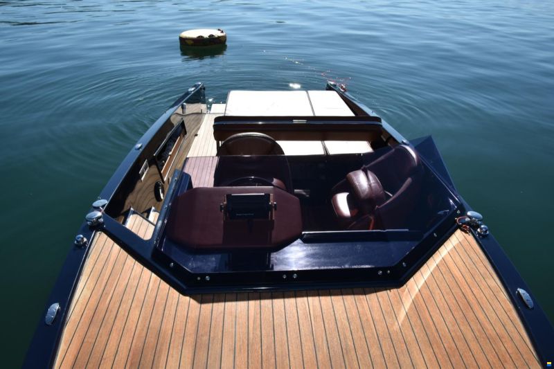 Ganz Boats Ovation 6.8